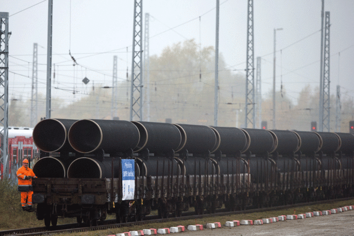 148 Rohre für die Nord-Stream-2-Pipeline brachte der erste Zug in den Hafen Mukran