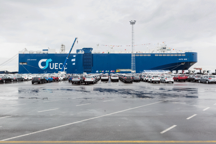The »Auto Eco« is the first Pure Car and Truck Carrier (PCTC) with duel-fuel LNG in the world