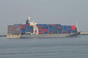 Wan Hai 303, Collision