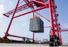 Blok Container Systems (BCS) has developed a system to bundle four to six empty containers to one single block