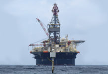 Floating oil rig