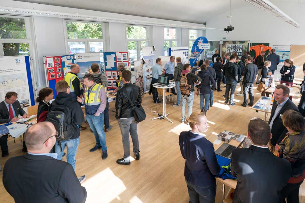 Auf dem Karrieretag der Hochschule Emden/Leer konnten sich Interessierte über nautische Berufe informieren