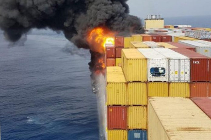 Containerschiffsbrände: Feuer auf der »MSC Daniela«, April 2017. Foto: Sri Lanka Navy
