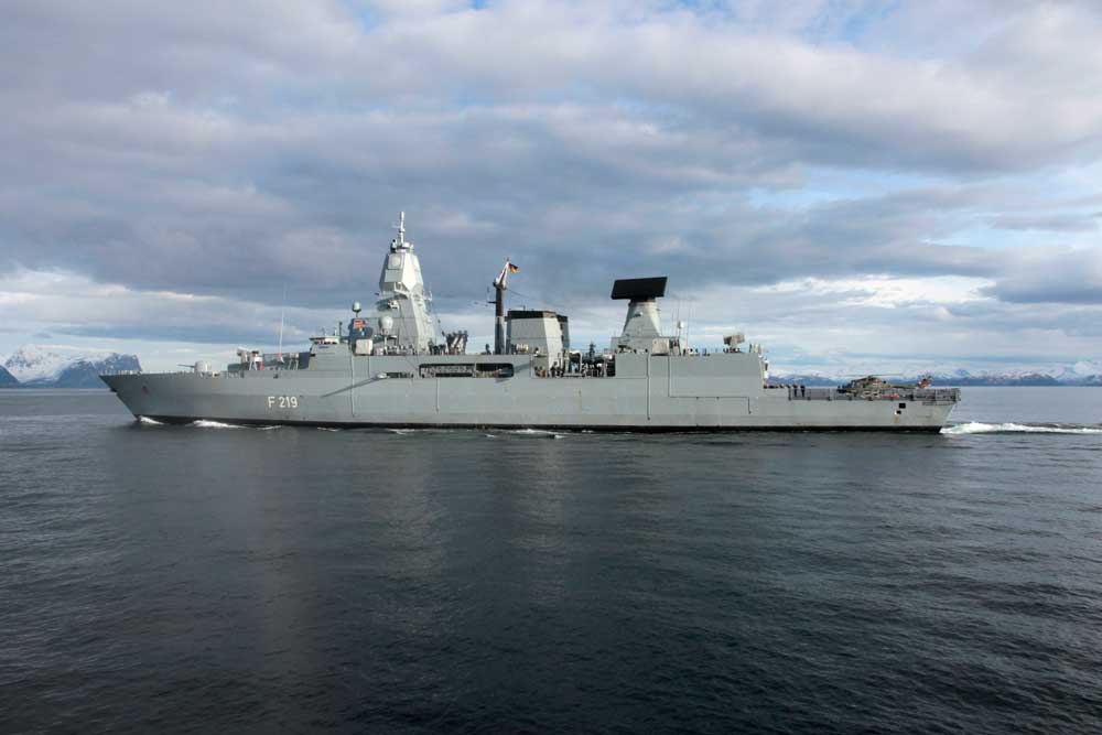 Die Fregatte »Sachsen« unterstütz die Operation »Sophia«