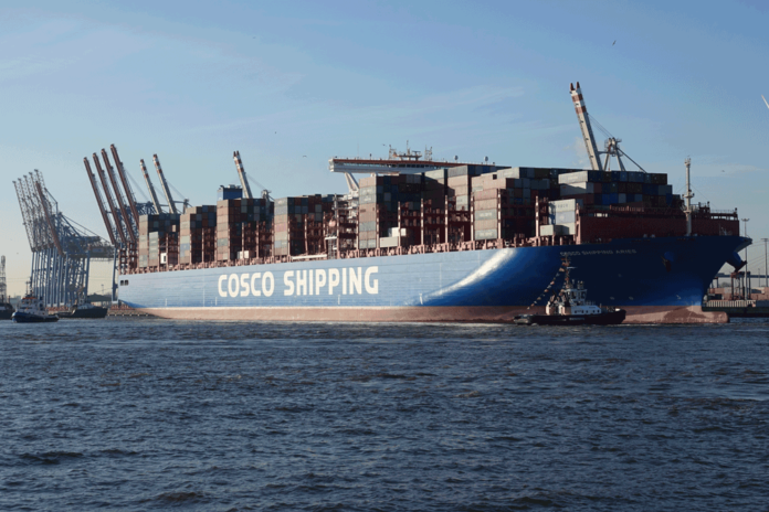 Cosco Shipping Aries am Terminal Tollerort