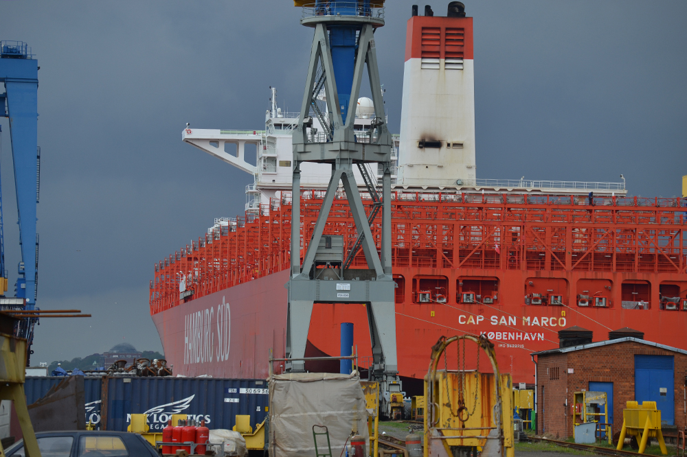 Cap-San-Schiff im Dock bei Blohm+Voss