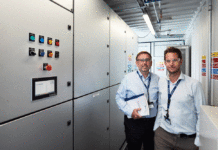 Erling Johannesen, General Manager Product (l.), und Jens Hjorteset, Product Manager Energy Storage Systems
