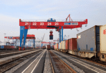 Der Containerbahnhof Burcharrdkai verfügt jetzt über zehn Gleise und vier Portalkrane