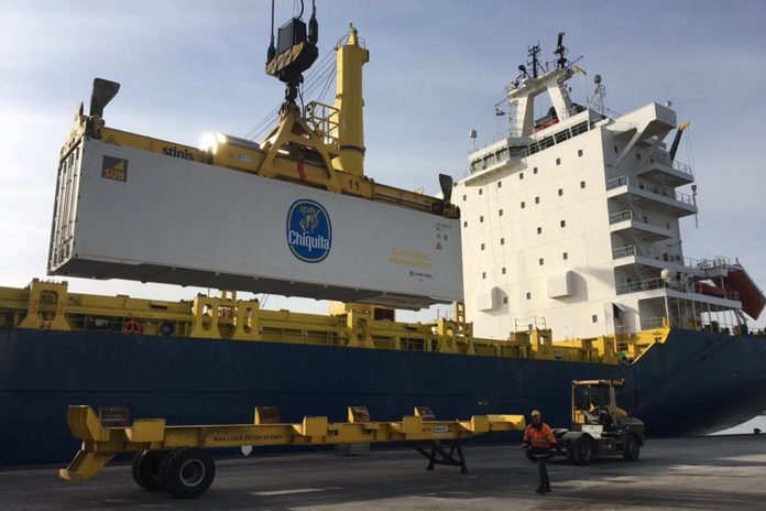 Chiquita reefer container loading