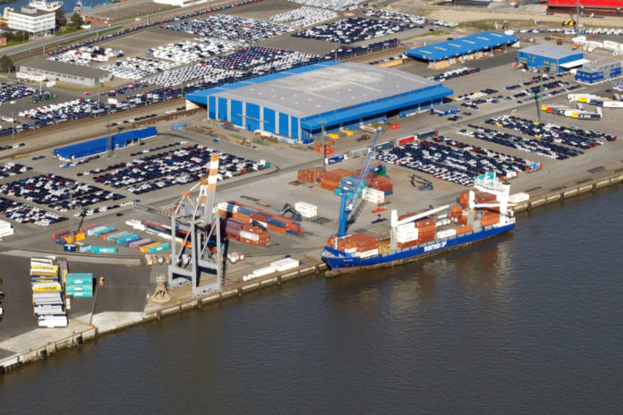Samskip Containerdiest in Cuxhaven, Häfen, Niedersachsen