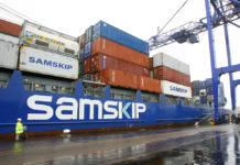 Samskip Containerschiff Umschlag