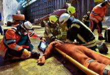 Die Bergung und Versorgung von Verletzten stand im Mittelpunkt einer Rettungsübung auf der Meyer Werft