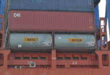 Tankcontainer-auf-Containerschiff-Selzer