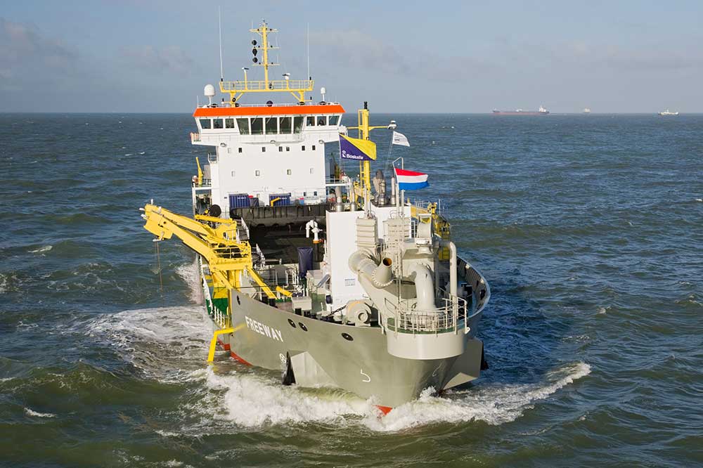 Boskalis-hopper-dredger-Freeway
