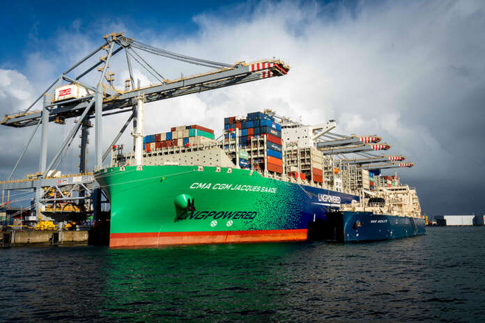 CMA CGM Jacques-Saade-bunkert-LNG-vom-LNG-Bunkerschiff-Gas-Agility
