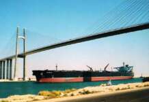 Tanker im Suezkanal SCA