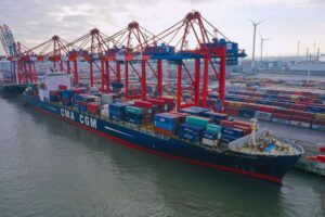 CMA-CGM-White-Shark-hafen-Hamburg-Hasenpusch