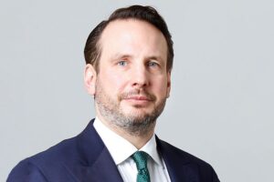 Roman Rocke, Warburg, Corporate Finance