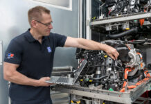 Stromversorgung mit Brennstoffzellen: Rolls-Royce Power Systems baut derzeit in Friedrichshafen einen Demonstrator auf, mit dem künftig die nachhaltige und klimafreundliche Stromversorgung auf Basis von Brennstoffzellen erprobt wird. Brennstoffzellen-Systeme werden ein essenzieller Bestandteil des nachhaltigen MTU-Lösungsportfolios von Rolls-Royce sein.