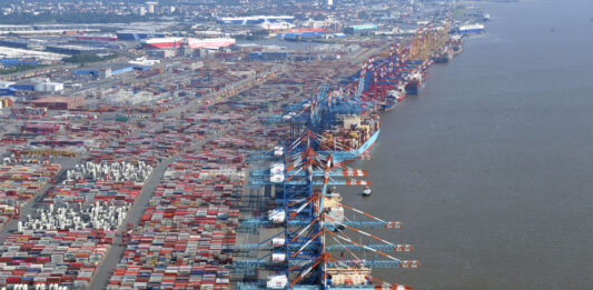 Containerterminal, Bremerhaven, Stromkaje, Smartport, deutsche Seehäfen