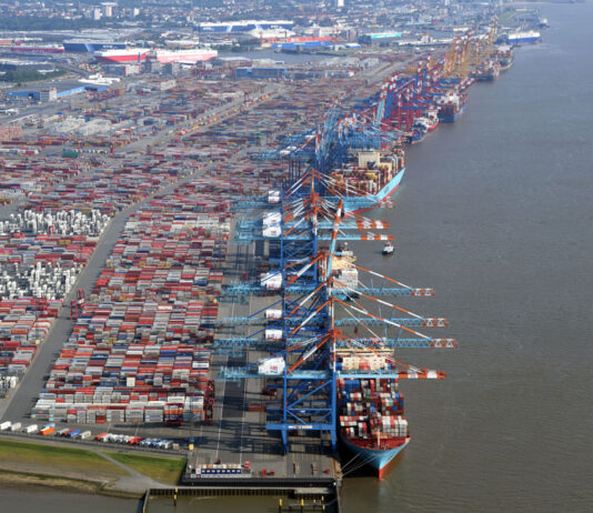 Containerterminal, Bremerhaven, Stromkaje, Smartport, deutsche Seehäfen