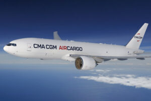 CMA CGM Boeing Flugzeug 324020 C0K 777F SLD17 Side touchup MR 08211
