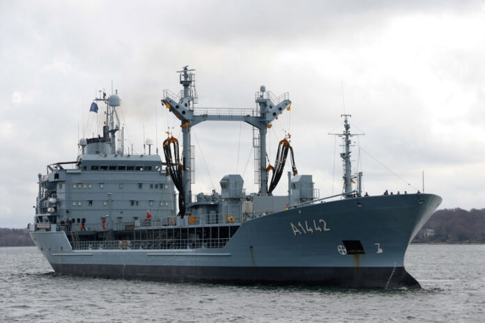 Am 19.03.21 liefen die »HMCS Halifax« zusammen mit der »FGS Spessart« im Marinestützpunkt Kiel ein © Deutsche Marine