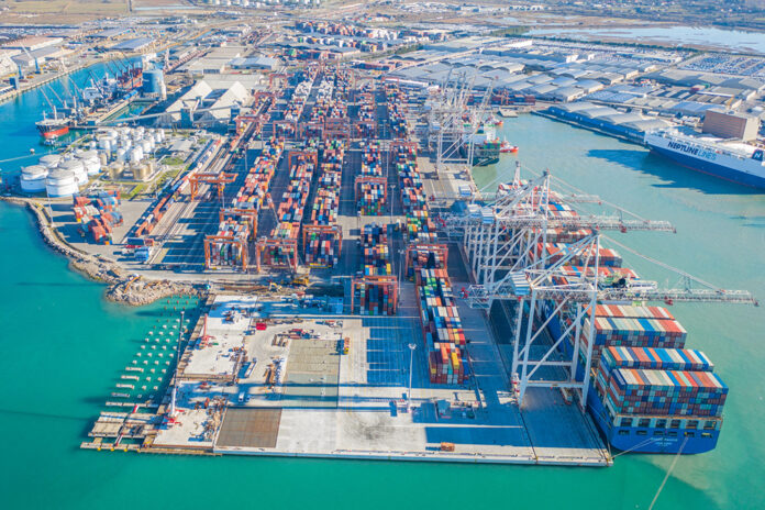 Hafen-Koper-Containerterminal