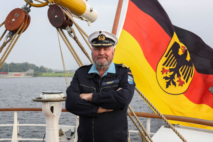 Kapitän zur See Nils Brandt an Bord der »Gorch Fock« © Bundeswehr