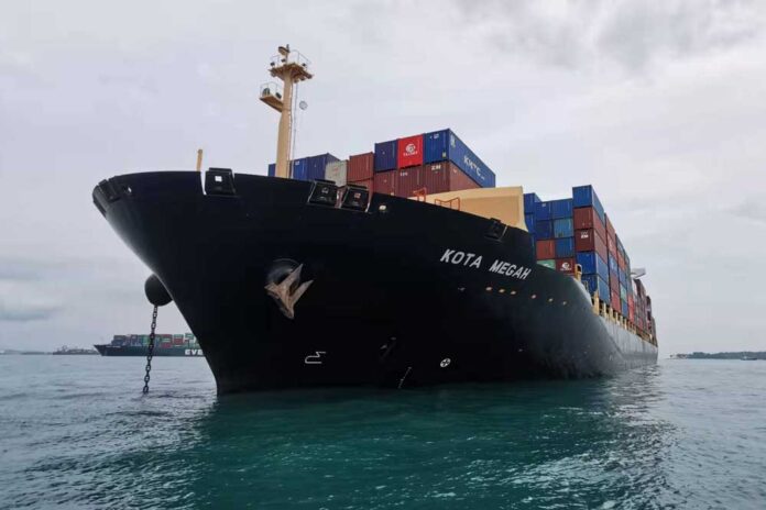 Pacific International Lines PIL Containerschiff Kota Megah