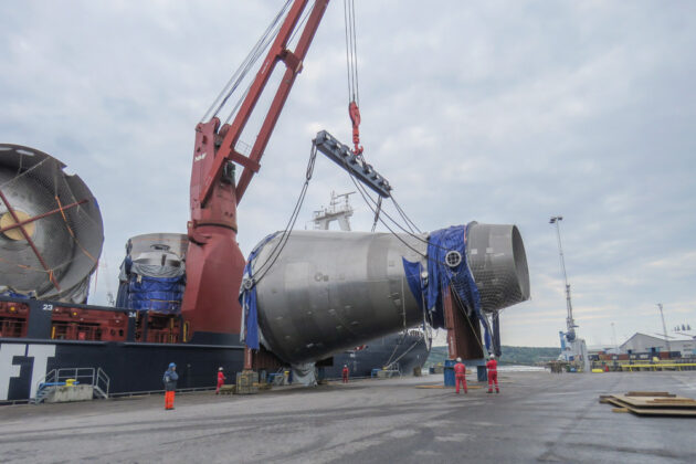 deugro A 405 MT digester section being lifted by vessel gears in Port Tunadal