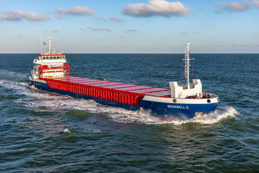 Combi Freighter, Lauterjung