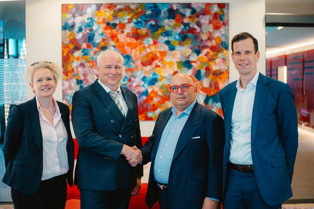 (v.l.): Rikke Haugen Olsen, Chief Commercial Officer Seably, Rainer Stark, Ausbildungsleiter Peter Döhle Schiffahrts-KG, Andrea Lodolo CEO Seably, und Holger Egener, Leiter der Personalabteilung bei Peter Döhle Schiffahrts-KG © Seably
