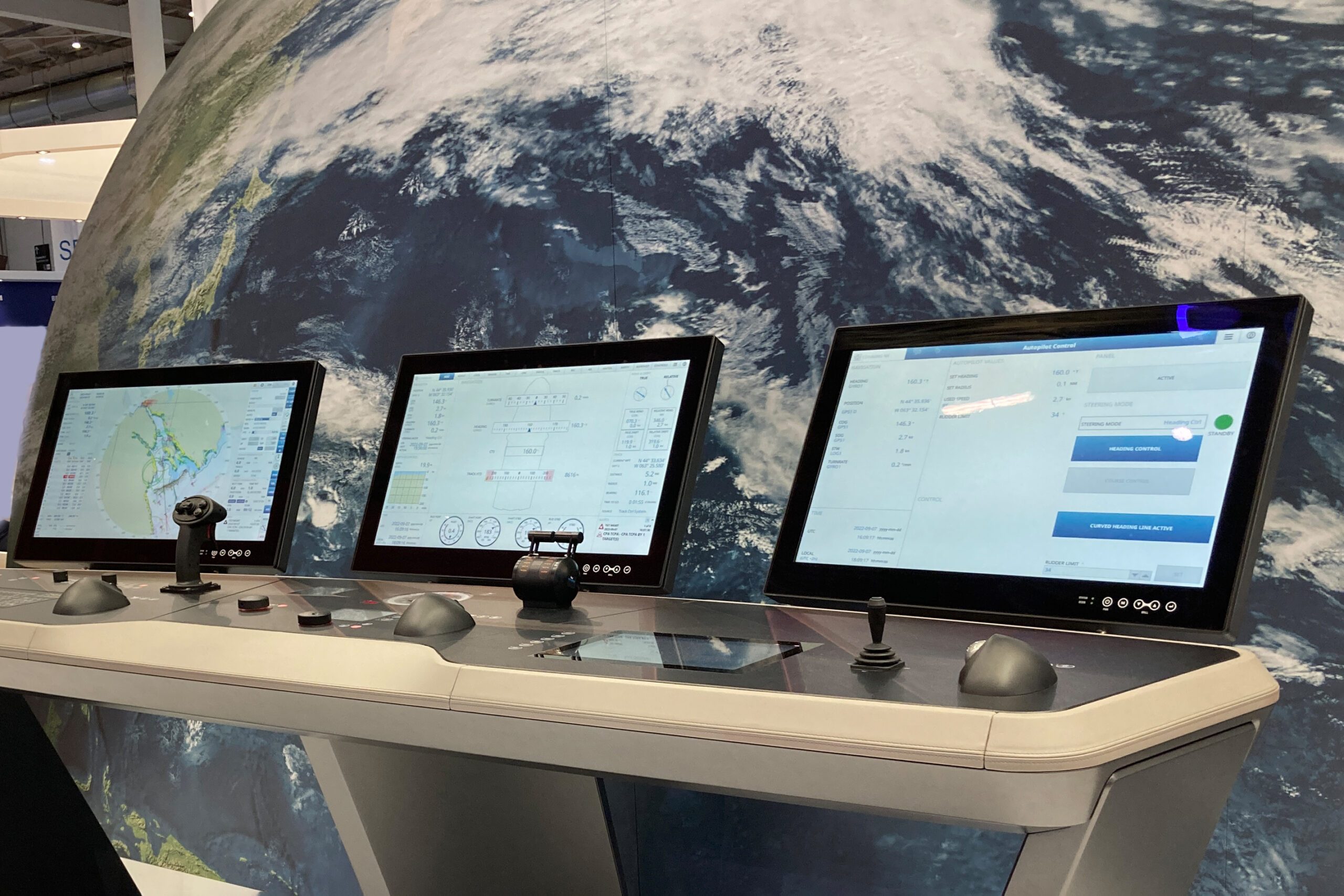 Anschütz-Brücke auf der SMM 2022 © Wroblewski