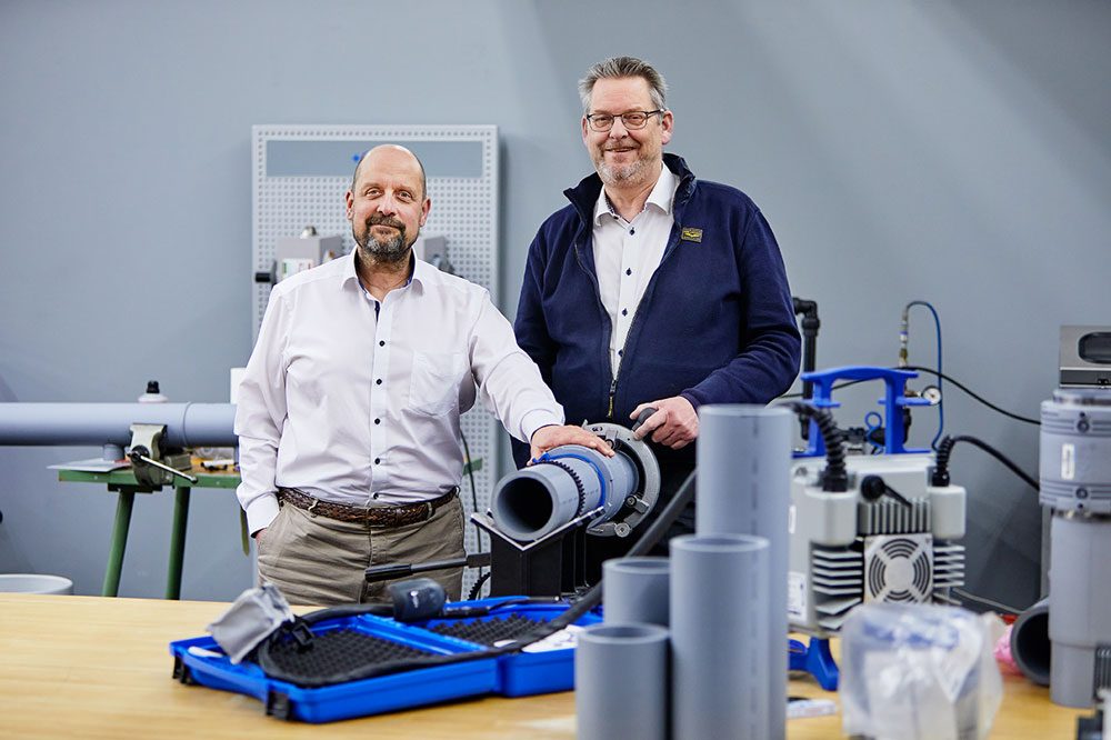 Paul Jolley, Business Development Manager Floating Wind & Offshore (li.) und Martin Vloedbeld, Business Development Manager Merchant Marine © GF Piping Systems