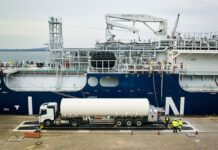 Avenir-LNG-Ship-to-Truck-Transfer