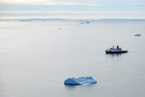 arktis awi 20230122 Polarstern in ice freeBellingshausenSea DanielaRoehnert
