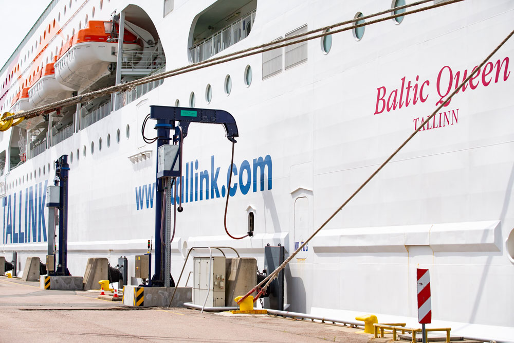 Tallink-Schiff »Baltic Quer« an der Steckdose