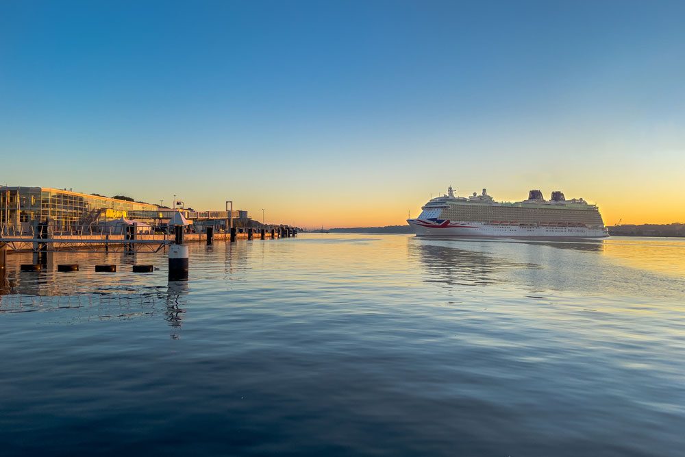 Im Hafen Kiel hat die Kreuzfahrtsaison begonnen