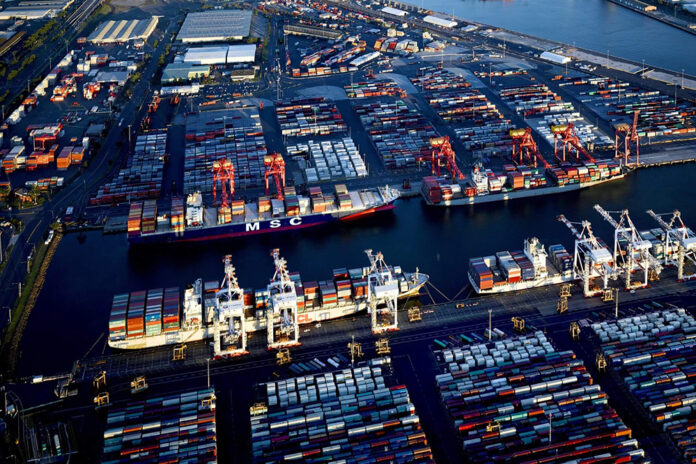 Containerterminal im Hafen Melbourne