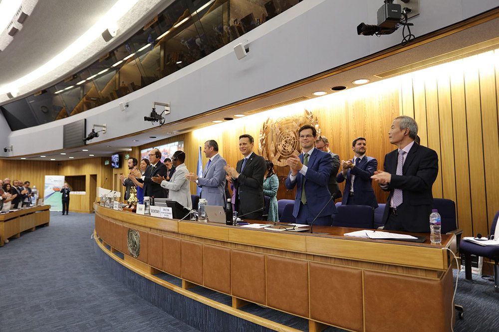 IMO Delegierte beim MEPC 80