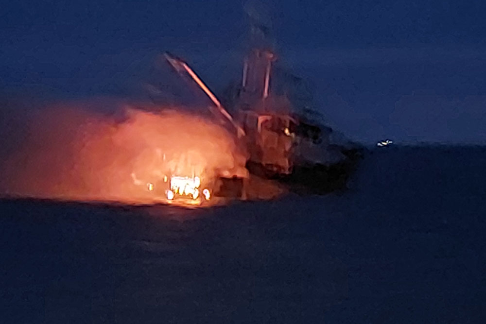 Der Fischkutter brannte lichterloh vor der Dithmarscher Küste, DGZRS 