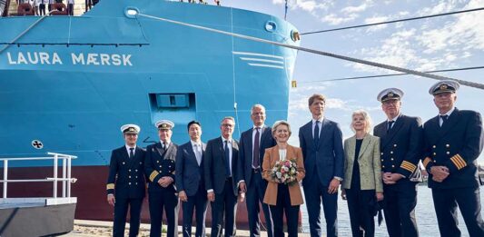 Taufe des Methanol Containerschiffs Laura Maersk durch Ursula von-der-Leyen