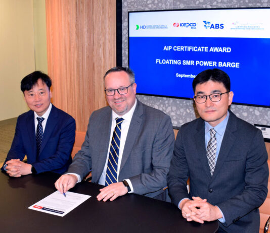 (v.l.): Young Tae Moon, Senior Director of Sustainable Growth Department, Nuclear PE, KEPCO E&C; Patrick Ryan, ABS Senior Vice President and Chief Technology Officer; und Sang Min Park, Research Director of Marine Energy Technology Lab, HD KSOE © ABS