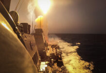 US-Zerstoerer im Roten Meer bekämpft Raketen der Huthis