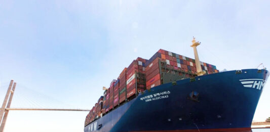HMM, Algeciras Containerschiff, Korea, Seoul