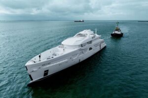 Die Amels Yacht wird nun in Niederlanden zu Ende gebaut