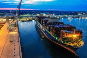 Hyundai Merchant Marine HMM Containerschiff web