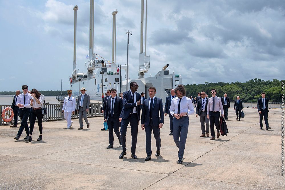 Segelpakt Pacte Velique Macron besichtigt RoRo-Schiff mit Windantrieb Canopee