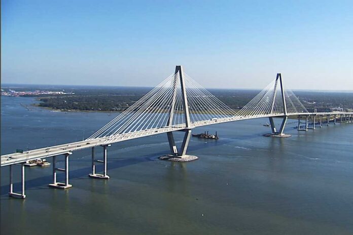 Charleston, MSC-Schiff, Kollision, Brücke